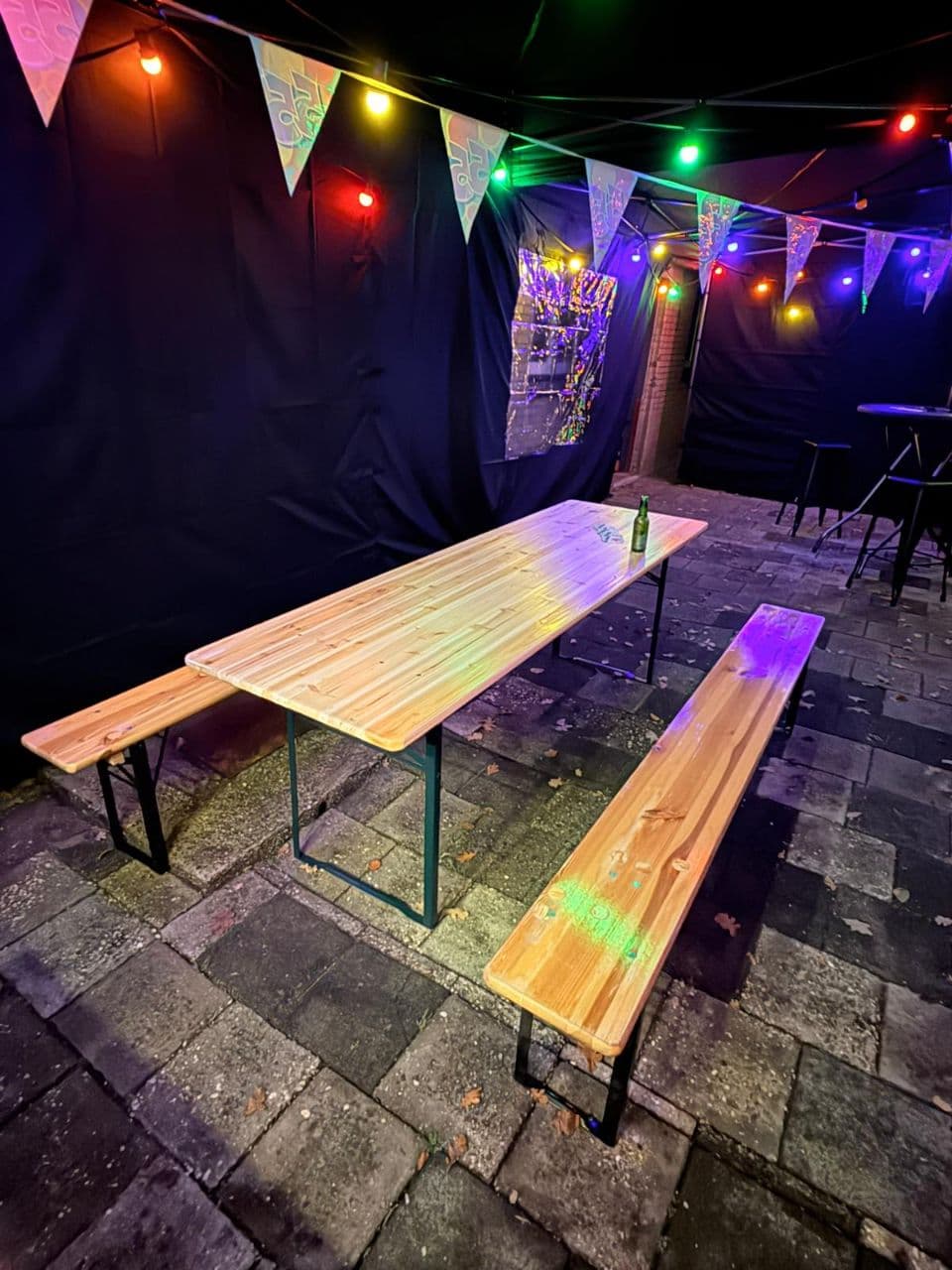 Biertafels met sfeerverlichting