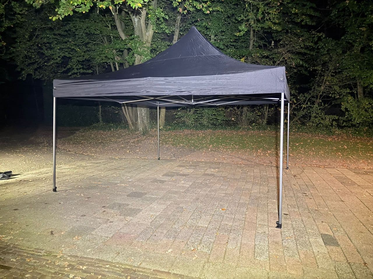 Easy up tent