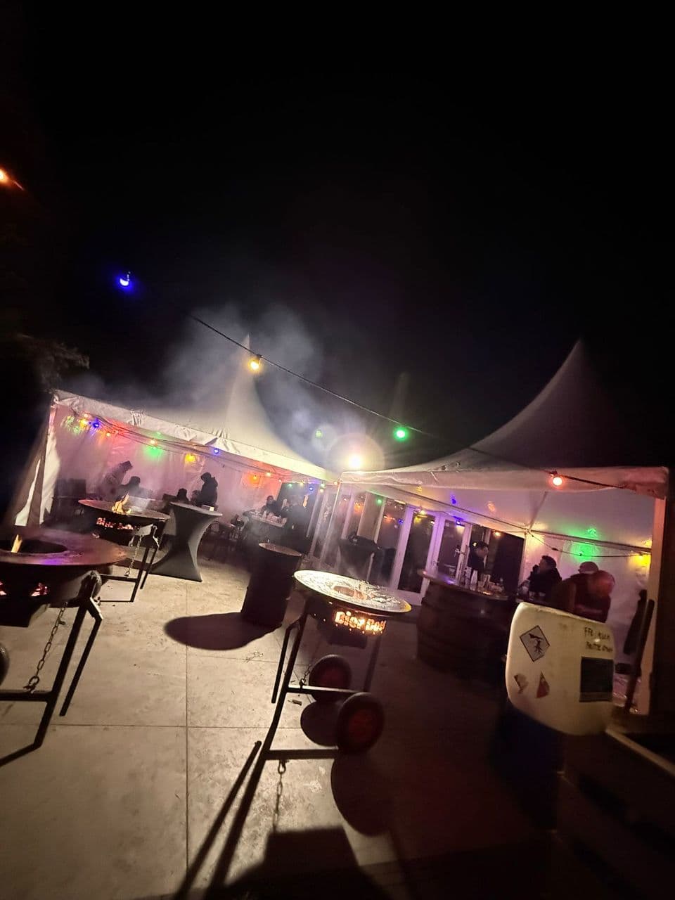 Pagodetent tijdens een borrel in de avond
